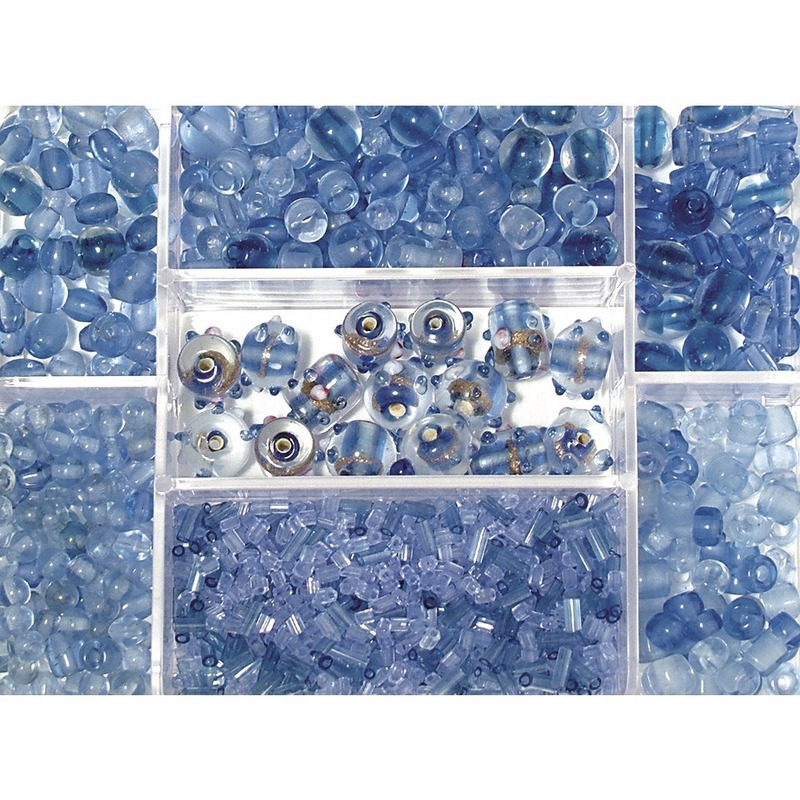 Lichtblauwe glazen kralen in opbergbox-sorteerbox 12 x 8 cm