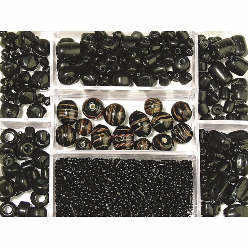 Zwarte glazen kralen in opbergbox-sorteerbox 12 x 8 cm
